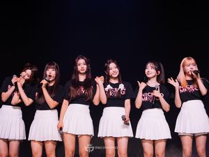 NSWER dan NMIXX yang Saling Jatuh Cinta di NICE TO MIXX YOU in Jakarta NSWER dan NMIXX yang Saling Jatuh Cinta di NICE TO MIXX YOU in Jakarta