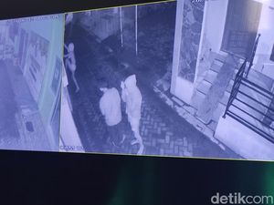 Pemuda yang Menyelinap di SD Semarang Cuma Pakai CD Ditangkap Pemuda yang Menyelinap di SD Semarang Cuma Pakai CD Ditangkap