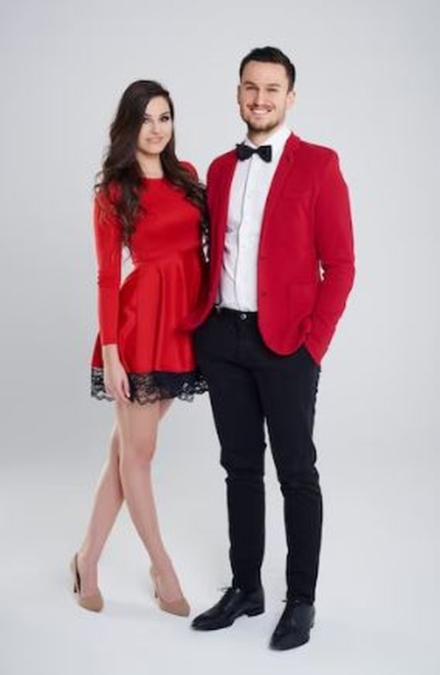 Pakai Outfit yang Bikin Kamu Percaya Diri. foto freepik.com: gpointstudio