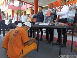 2 Pembobol ATM Minimarket Blitar yang Gasak Rp 442 Juta Ditangkap