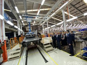 Produksi BMW Made in Sunter: Tiap 70 Menit Keluar Mobil Mewah Rp 2,2 M Produksi BMW Made in Sunter: Tiap 70 Menit Keluar Mobil Mewah Rp 2,2 M
