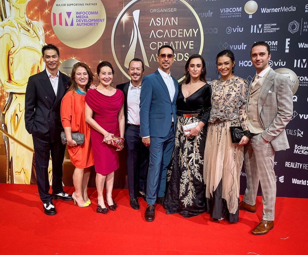 Perjalanan cinta Adinia Wirasti dan Michael Wahr