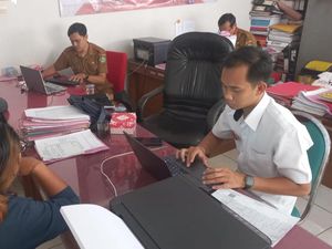 Hari Pertama PPDB di Tabanan, Masyarakat Ramai Urus Suket Domisili Hari Pertama PPDB di Tabanan, Masyarakat Ramai Urus Suket Domisili
