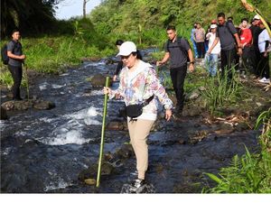 Puan pun Suka Trekking, Pengawalnya Banyak Puan pun Suka Trekking, Pengawalnya Banyak