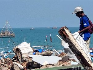 Asa Endang Kala Bangunan di Gadobangkong Palabuhanratu Dibongkar Asa Endang Kala Bangunan di Gadobangkong Palabuhanratu Dibongkar
