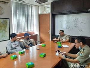 Mediasi Dimulai: Pihak Bu Ami Hadir, Tetangga Pemilik Tanah Uruk Absen Mediasi Dimulai: Pihak Bu Ami Hadir, Tetangga Pemilik Tanah Uruk Absen