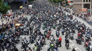 Ribuan Moge Konvoi di Jalanan Kota Hamburg
