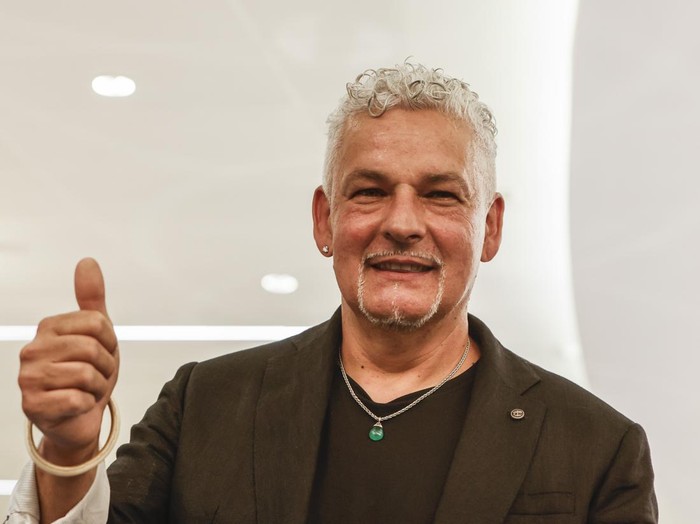 ROME, ITALY, JUNE 02: Italian former football star Roberto Baggio arrives to attend the inauguration of the new route to Buenos Aires, at Rome's Fiumicino international airport, Italy, on June 02, 2022. The first flight of the new route is operated by the Airbus A350 which has been entitled to the Italian former football star Roberto Baggio. (Photo by Riccardo De Luca/Anadolu Agency via Getty Images)