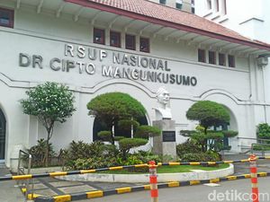 RSCM Sukses Lakukan Transplantasi Hati Pada Pasien Dewasa RSCM Sukses Lakukan Transplantasi Hati Pada Pasien Dewasa