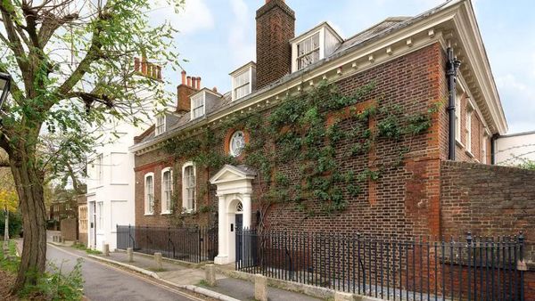 Rumah Ini Dijual Setengah Triliun, Tetangganya Artis dan Orang-orang Tajir