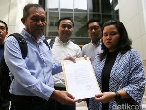 Saut Situmorang dan ICW Ajukan Uji Materi Peraturan KPU