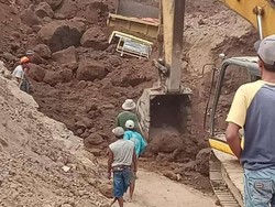 Sopir Truk Tewas Tertimpa Longsoran Tebing Galian C di Mojokerto