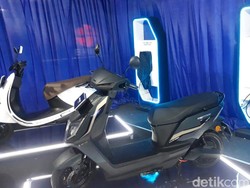 Pakai Sistem Ini, Tukar Baterai Semua Merek Motor Listrik Lebih Cepat