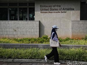 Ragam Asa Warga Jakarta Setelah Trotoar Depan Kedubes AS Dibuka Ragam Asa Warga Jakarta Setelah Trotoar Depan Kedubes AS Dibuka