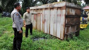 Momen Truk Pengangkut Minyak Ilegal di Jambi Ditangkap Polisi