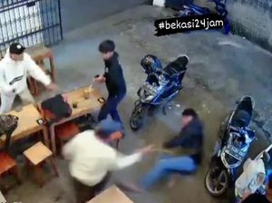 Ngeri! Pelajar di Bekasi Tiba-tiba Diserang Saat Nongkrong di Warkop Ngeri! Pelajar di Bekasi Tiba-tiba Diserang Saat Nongkrong di Warkop