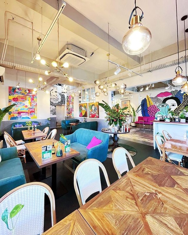 2madison Cafe & Art Space