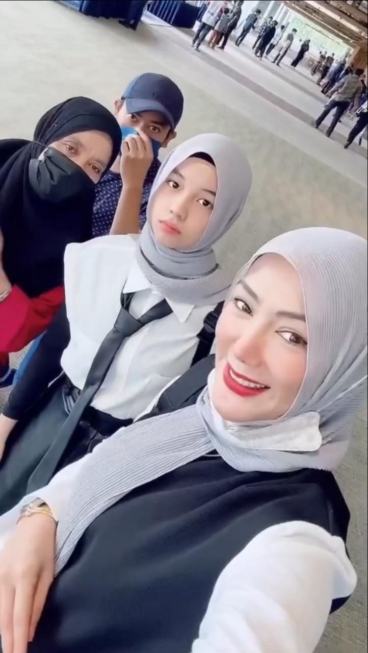 Aleesya dan Erra Fazira