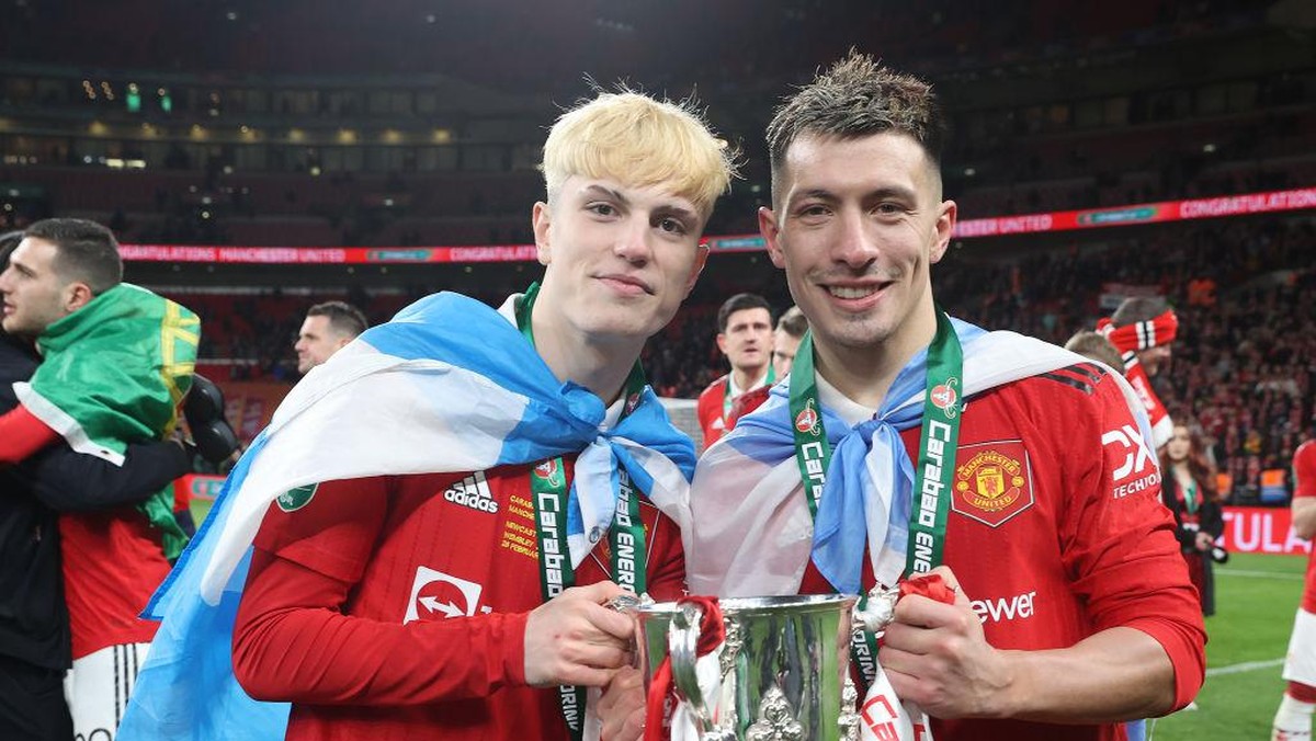 Alejandro Garnacho mengungkap sosok penting dalam kariernya, Lisandro Martinez. (Foto: Manchester United via Getty Imag/Matthew Peters)