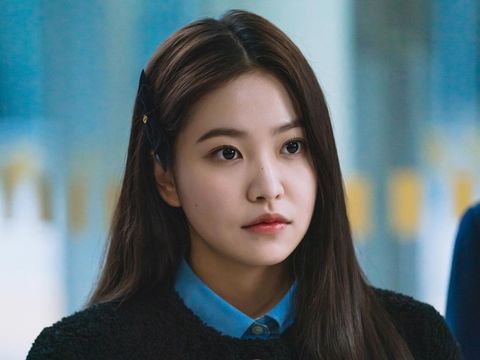 Drama Cheongdam International High School atau drama Korea Bitch x Rich (2023).