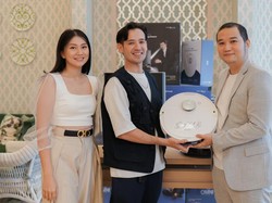 Tarra Budiman Sepakat Bersihkan Rumah Bukan Cuma Tugas Istri