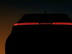 Gambar Teaser Toyota C-HR Generasi Dua, Rilis 26 Juni