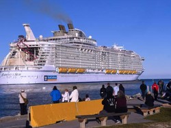 Amsterdam Melarang Kapal Pesiar