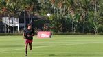 Jesse Lingard Motivasi Pemain Muda Bali United