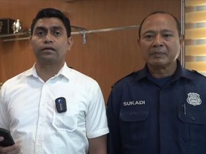 Guru Todong Airsoft Gun ke ASN Selingkuhan gegara Hubungan Diputus Guru Todong Airsoft Gun ke ASN Selingkuhan gegara Hubungan Diputus