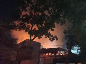 Cerita Kepanikan 30 Mahasiswa Saat Kebakaran Gedung Seni ISBI Bandung Cerita Kepanikan 30 Mahasiswa Saat Kebakaran Gedung Seni ISBI Bandung
