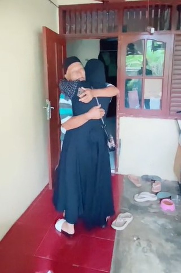 Kejutan untuk Bapak/Foto: tiktok.com/fitrinaia Kejutan untuk Bapak