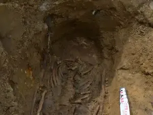 Mengerikan! Arkeolog Temukan Fosil Anak Vampir yang Tergembok Mengerikan! Arkeolog Temukan Fosil Anak Vampir yang Tergembok