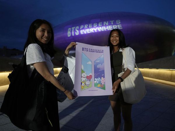 Landmark Korsel Diterangi Warna Ungu Saat Hari Jadi BTS Ke-10