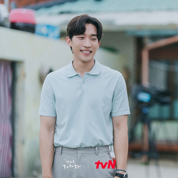Lee Sang Yi di drakor Hometown Cha Cha Cha/ Foto: Instagram.com/tvn_drama Lee Sang Yi di drakor Hometown Cha Cha Cha