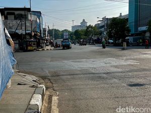 Alhamdulillah! Lubang Menganga di Jalan Otista Bandung Sudah Ditutup
