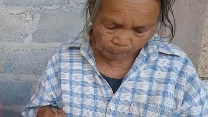 Mbah Landep Jual Temulawak demi Anak-anaknya Disabilitasnya, Mari Bantu