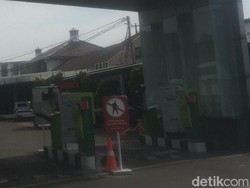KAI Tak Buka Pintu Selatan Stasiun Senen untuk Pejalan Kaki Meski Dikeluhkan