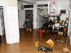 Pipa Air Meledak, Rumah Warga di India Ini Jadi Kolam Renang Dadakan Pipa Air Meledak, Rumah Warga di India Ini Jadi Kolam Renang Dadakan