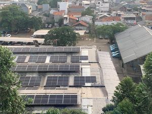 Blue Bird Pasang PLTS Rp 2 M di Atap Kantor Kapasitas 215,6 kWp Blue Bird Pasang PLTS Rp 2 M di Atap Kantor Kapasitas 215,6 kWp