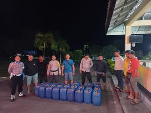 Polisi Gagalkan Pengiriman 735 Liter Miras Lintas Kabupaten