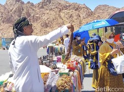 Nama Jokowi dan Anies Baswedan Jadi Andalan Pedagang di Arab