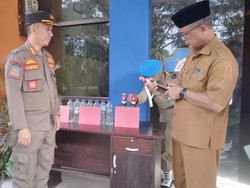Satpol PP Bone Bolango Musnahkan 230 Botol Miras Ilegal Hasil 5 Bulan Operasi