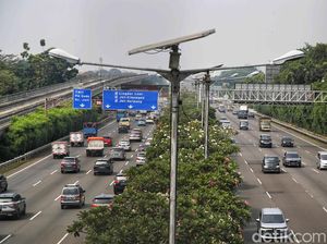 Contraflow Ruas Tol Jagorawi Arah Jakarta Dihentikan, Lalin Kembali Normal Contraflow Ruas Tol Jagorawi Arah Jakarta Dihentikan, Lalin Kembali Normal