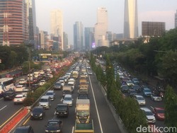 Jam Pulang Kerja, Lalin Semanggi Arah Cawang dan Slipi Macet Sore Ini