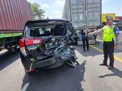 Tabrakan Beruntun 7 Kendaraan di Tol Satelit-Banyu Urip, Lalin Macet 5 Km