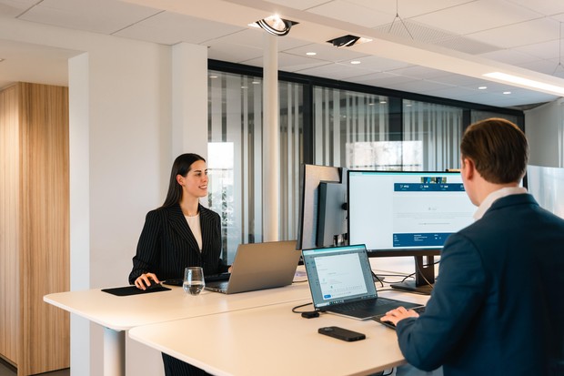 Tetap berada di dalam ruangan / Foto: pexels.com/Alexandre Fourier