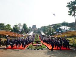 Saat Museum Transportasi TMII Jadi Tempat Wisuda, Keren!