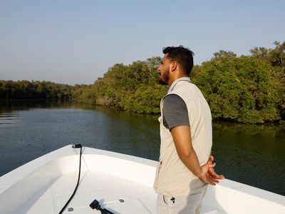 Aksi UEA Pulihkan Hutan Bakau untuk Lawan Perubahan Iklim