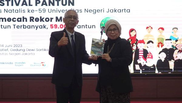 Festival Pantun UNJ Pecahkan Rekor MURI
