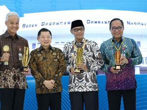 Ganjar Ungkap Resep Pembangunan Jateng hingga Sabet Penghargaan Bappenas Ganjar Ungkap Resep Pembangunan Jateng hingga Sabet Penghargaan Bappenas